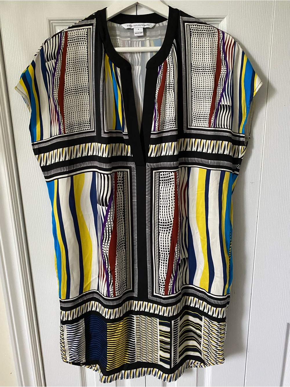 Diane Von Furstenberg Silk Joanna dress Abstract Print Tunic Kimono dress Size 4